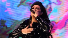 DRAGANA MIRKOVIĆ NA IVICI SUZA Svoju najtužniju baladu posvetila kolegama kojih više nema