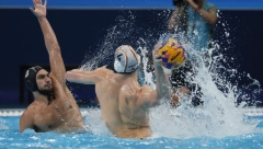 OSVETA SE SLUŽI MOKRA Estrada slavi prolazak vaterpolista u finale, trudna glumica se hitno oglasila