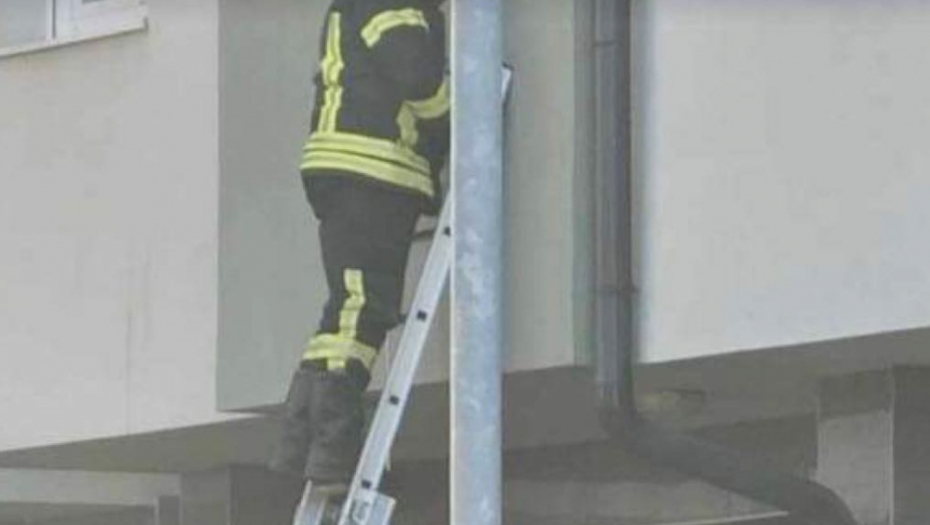 (UZNEMIRUJUĆA FOTOGRAFIJA) Komšije za ALOonline otkrile jezive detalje tragedije u Doboju: Telo je visilo sa ograde na prvom spratu