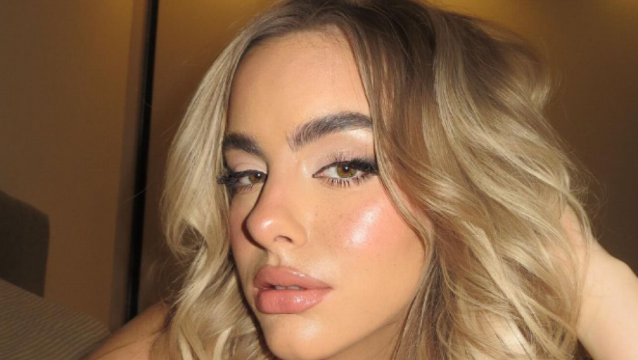 PEVAČICA NA STUBU SRAMA ZBOG GOLOTINJE: Tata mi dozvoljava svaku provokativnu fotografiju