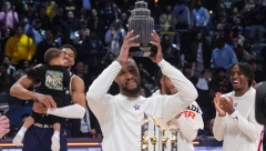 Prvo pobedio u šutiranju trojki, pa dobio MVP nagradu - publika zviždala (VIDEO)