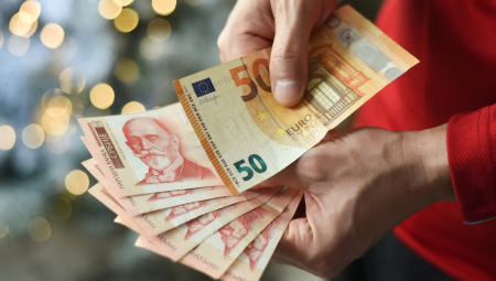 SUTRA LEŽU PARICE! NZS saopštio, ovoj kategoriji se sutra uplaćuje novac