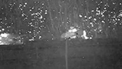 NE ZNAJU GDE UDARAJU Ukrajinci tokom povlačenja uništili sopstveni tenk (VIDEO)