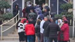 KURTIJEV TEROR NE PRESTAJE Najugroženiji Srbi sa KiM danas nisu mogli da podignu socijalnu pomoć, čekali u redovima