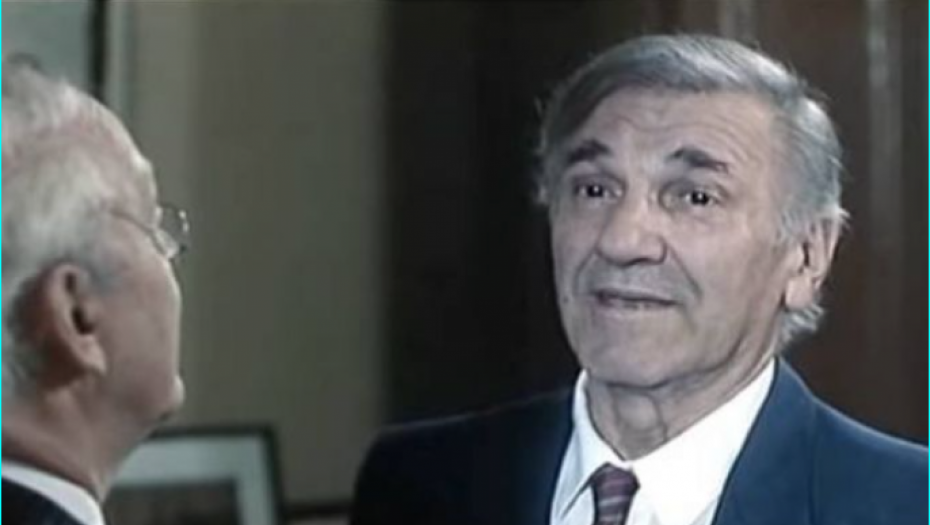 BATU ŽIVOJINOVIĆA PREMEŠTAJU IZ ALEJE ZASLUŽNIH GRAĐANA Otkriven razlog, njegov sin potvrdio sve!