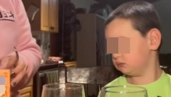 EKSPERIMENT SA 2 ČAŠE SPASAVA DECU Naučite ih kako da se čuvaju kada niste pored njih, svaka sekunda je važna!