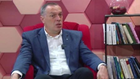 PREDSEDNIK SINDIKATA PROSVETE: Ponuda Spajića nejasna, prodaje nam mačku u džaku