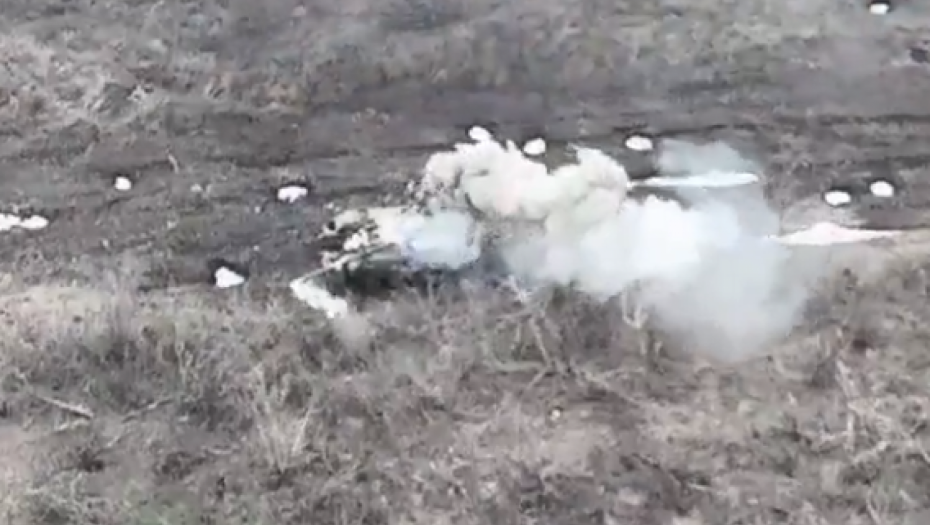RUSI "SPRŽILI" UKRAJNSKO ORUŽE Dim se diže u nebesa (VIDEO)