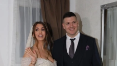 SLOBINA SUPRUGA BLISTA U RASKOŠNOJ VENČANICI Jelena i Radanović ne skidaju osmeh sa lica, sve oči uprte u nju!