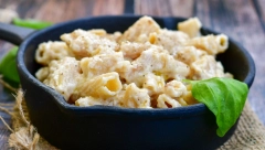 MAKARONE SA SIROM I JAJIMA Slasan ručak za celu porodicu za manje od 200 dinara!