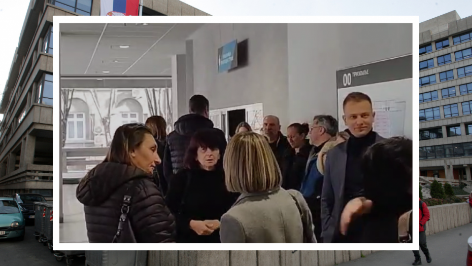 POČELO SUĐENJE KOSTI I NJEGOVIM RODITELJIMA Roditelji nastradalih ušli u sudnicu, danas će ispričati šta se zbilo kobnog 3. maja