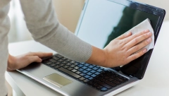 LAPTOP KORISTIMO SVAKODNEVNO Evo kako da ga očistite brzo i jednostavno