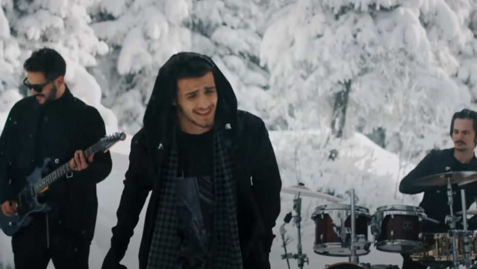 ZAHVALJUJUĆI NAMA JE POSTAO POZNAT! Kreće rat, frontmen Lapsus benda isprozivao Emira i obelodanio sve: Ne pričamo četiri godine!