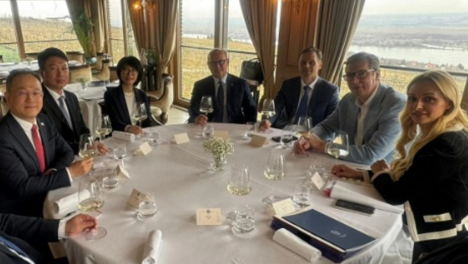 SASTANAK NA VISOKOM NIVOU Vučić sa ambasadorom NR Kine o snažnom zamahu odnosa dve zemlje (FOTO)