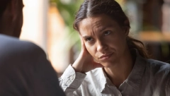 POVODOM 8. MARTA O DVOSTRUKIM ARŠINIMA STARENJA Žene s godinama bivaju diskvalifikovane zbog „isteka roka“, za razliku od drugog pola kojem se starenje ne zamera