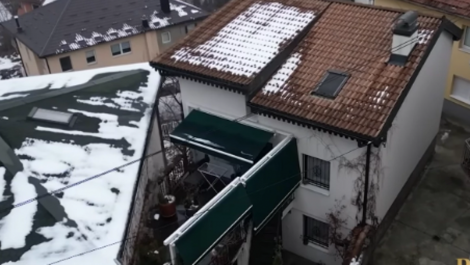 POZNATI PEVAČ ŽIVI U TOLIKO SKROMNOJ KUĆI DA SU LJUDI U NEVERICI! Ima milione i region ga obožava, a on vozi biciklu po kraju