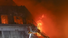 GORI ZGRADA U BAČKOJ PALANCI Požar je izbio na četvrtom spratu (VIDEO)