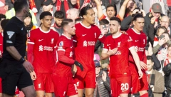 PROŽIVLJAVA PAKAO Nimfomanka progoni zvezdu Liverpula, pojavila mu se u kući, fudbaler angažovao privatnog detektiva