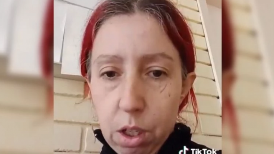 JEŠĆEŠ S PATOSA, POREKLO TI GO***VO Majka iz Ćuprije brutalno pretila detetu (2) u lajvu na Tiktoku! A tek odgovor posle...
