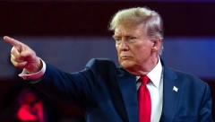 "ZAŠTO NE DAJU NAGRADE ONIMA KOJI IH ZASLUŽE?" Tramp pobesneo zbog dodele Oskara, navalio i na voditelja