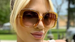 IMA 51 GODINU I DOMINIRA ZANOSNOM FIGUROM NA PLAŽI Prošla je kroz mučni razvod, a sad izgleda kao da je sišla sa modne piste