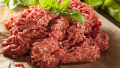 NAPRAVITE PUNO ŠNICLI OD SAMO 300 G MLEVENOG MESA? Dodajte ovaj sastojak i dobićete mnogo više, a biće preukusne