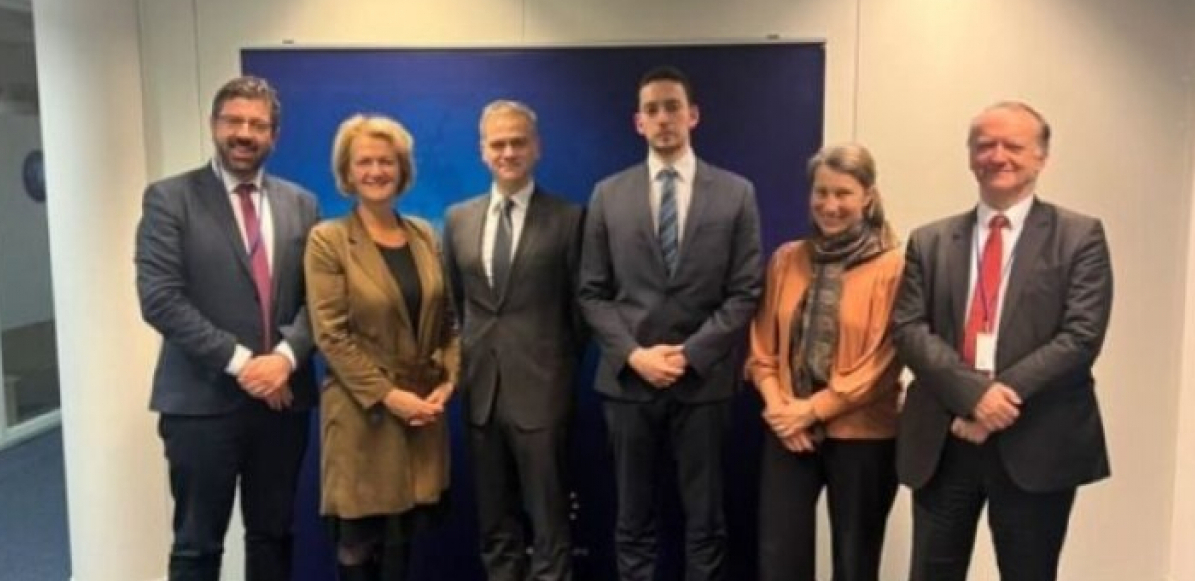 IMATE LI BAR MALO SRAMA? Nasmejani đilasovci u Briselu traže sankcije za Srbiju i srpski narod (FOTO)