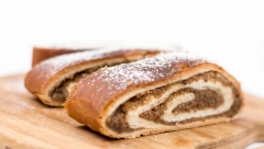 SOČNA ŠTRUDLA SA ORASIMA Poslastica koja budi sva čula i popravlja dan u trenu!