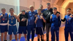 SOKOLOVI SA ZVEZDARE POŽNJELI MEDALJE Deca dominirala na bokserskom prvenstvu Beograda