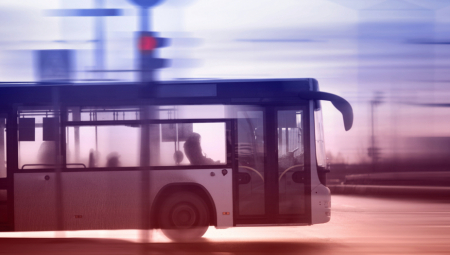 VOZAČ AUTOBUSA ULETEO U GOMILU PEŠAKA Samo trenutak pre tragedije desilo se nešto kobno