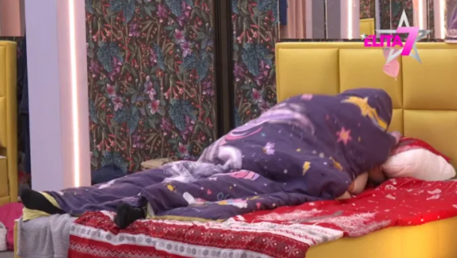 MILJANA ZAJAHALA DARJANA, A UČESNICI IH GLEDAJU! Skandalozne scene u Eliti, vrela akcija, ovo se nije videlo do sada!