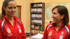 MOJA ĆERKA SE BORILA ZA SRBIJU DOK JE NEKO ISPIJAO KAFE Majka Jelene Janković žestoko potkačila Anu Ivanović