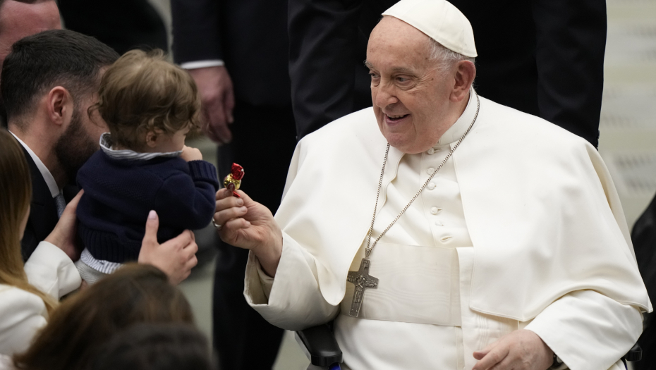 PAPA ZGROZIO SVET Procurela šokantna izjava, njegovi saradnici "oprostite mu, ne govori dobro italijanski"
