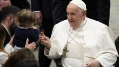 PAPA ZGROZIO SVET Procurela šokantna izjava, njegovi saradnici "oprostite mu, ne govori dobro italijanski"