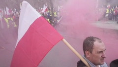 NACIONALISTI MARŠIRALI GRADOM POD PAROLOM "MI SMO MOĆ VELIKE POLJSKE": Da li će Marš nezavisnosti izazvati nove sukobe u Varšavi?