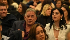 SKINULA SE 35 GODINA MLAĐA DEVOJKA MIME KARADŽIĆA Nakon glumca i ona pokazala golo telo!