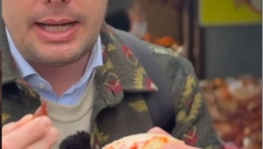 "SVE JE OVO HOLESTEROL" Italijan bio na KOBASICIJADI u Srbiji, njegova reakcija nakon jela oduševila ljude na mrežama (VIDEO)