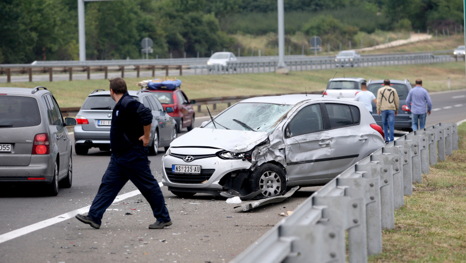 TRAGEDIJA U ZEMUNU Jedna osoba poginula u saobraćajki