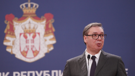 BANDA IZ PRIŠTINE NAPADA VUČIĆA Muž Vjose Osmani provirio ženi ispod suknje i umislio da je mnogo pametan (FOTO)
