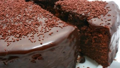 TORTA KRALJICE NATALIJE Čarobna poslastica raskošnog izgleda i čokoladnog ukusa, po receptu iz 19 vela