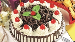 ŠVARCVALD TORTA Ko je jednom proba uvek joj se vraća, nestaće sa stola odmah