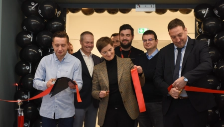 Brnabić: "Kompanije kao Vorgejming doprinose razvoju savremene Srbije" (FOTO)