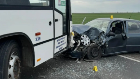 U UDESU AUTOBUSA I AUTA ČETVORO POVREĐENIH, MEĐU NJIMA I DETE Haos između Bačke Topole i Stare Moravice (FOTO)