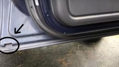 SVAKI AUTO IMA ČEP NA VRATIMA, A DA LI ZNATE ČEMU SLUŽI? Ima jednu veoma važnu funkciju !