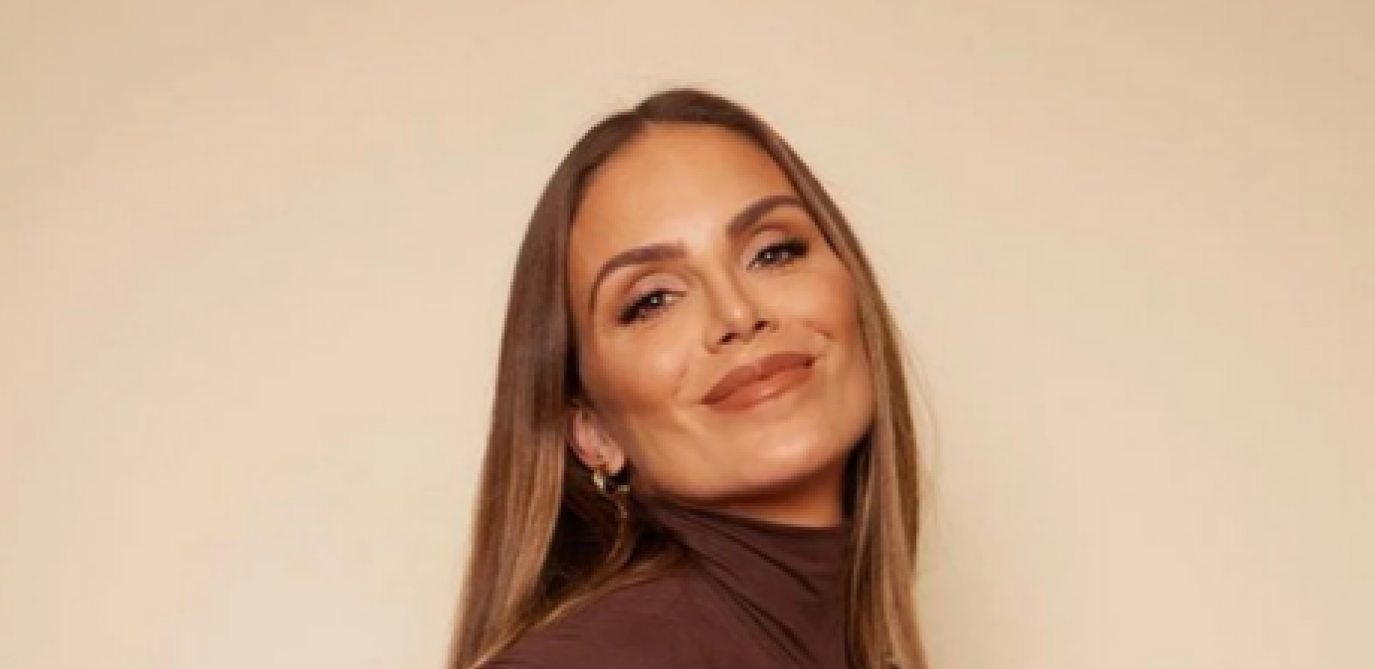 PRVA SLIKA NINE SENIČAR SA SINOM! Glumica se oglasila 12 dana nakon porođaja, oduševila sve, komentari samo pljušte!