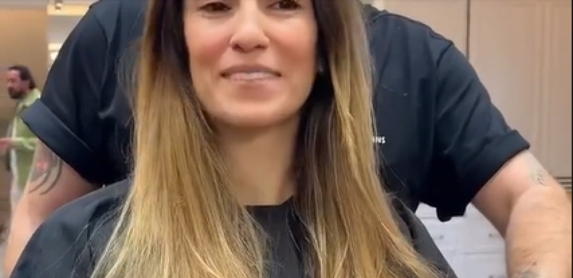 HTELA DA NAPRAVI PROMENU KOD FRIZERA, PA DOŽIVELA UŽAS Plakaće vam se kad vidite kako sada izgleda!