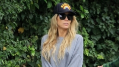 NIJE JE POZVALA NI NA SVADBU Mama poznate pevačice preotela dečka svojoj ćerki i udala se za njega!