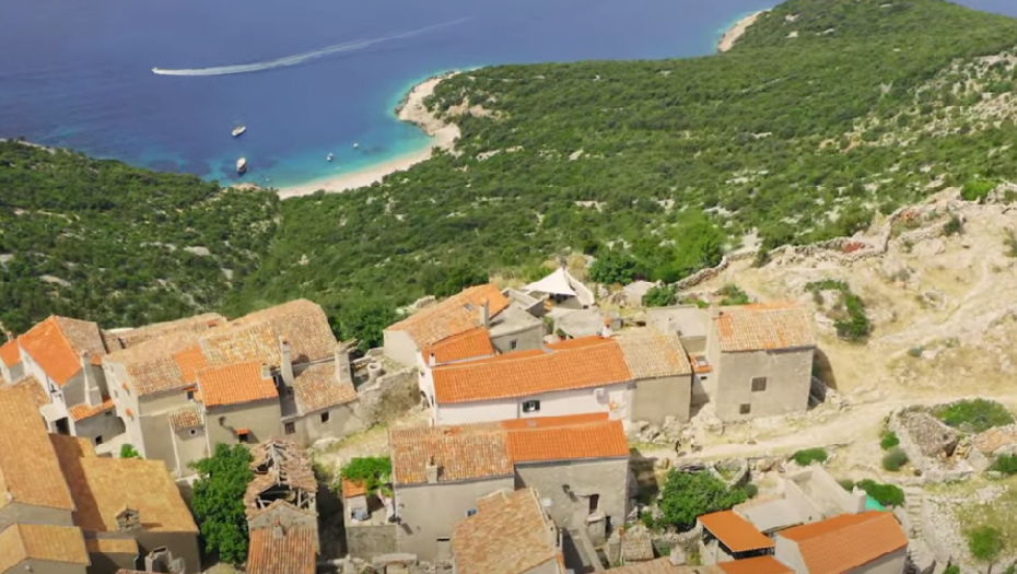 OVO MESTO ZOVU "BALKANSKI MALDIVI" Ovde žive samo 2 osobe