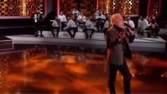 NAŠ POZNATI PEVAČ IMAO MOŽDANI UDAR Ovo su detalji njegovog zdravstvenog stanja, ispričao sve javno!