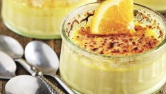 KREM BRULE Kremasti francuski desert koji samo dobija na popularnosti, a topi se u ustima